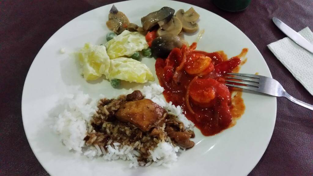 Aftensmad på rejsen til Borneo