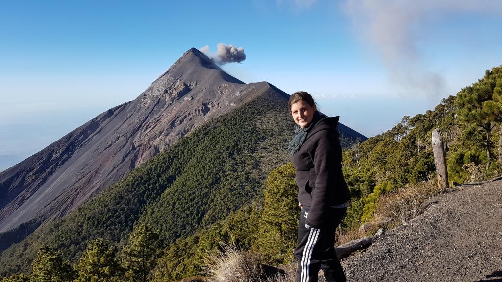 Christina og aktiv vulkan, Fuego