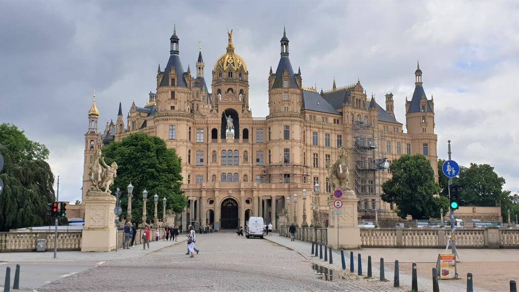 Smukke Schwerin Slot i Nordtyskland