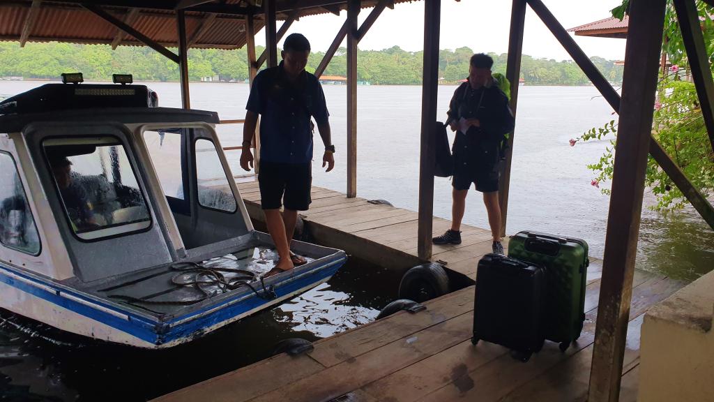 Med taxibåd i Tortuguero Nationalpark