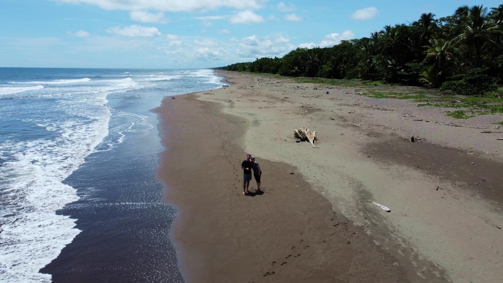 På stranden i Tortuguero