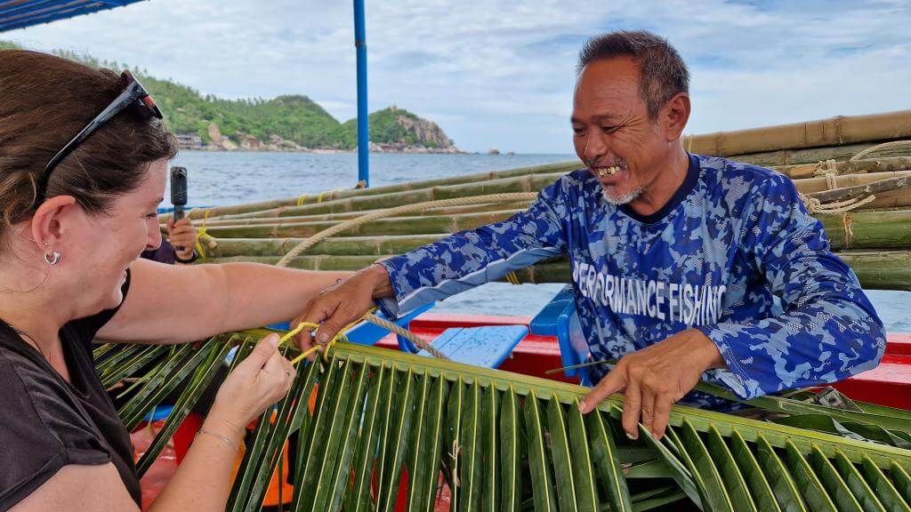 Bæredygtig turisme på Koh Tao - bygger fiskehuse