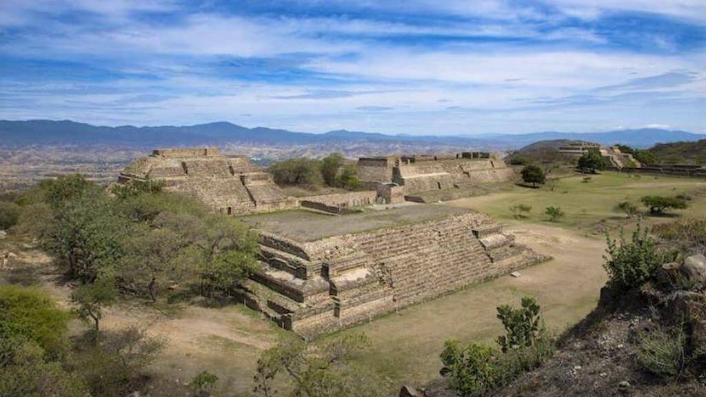 Monte Alban pyramide