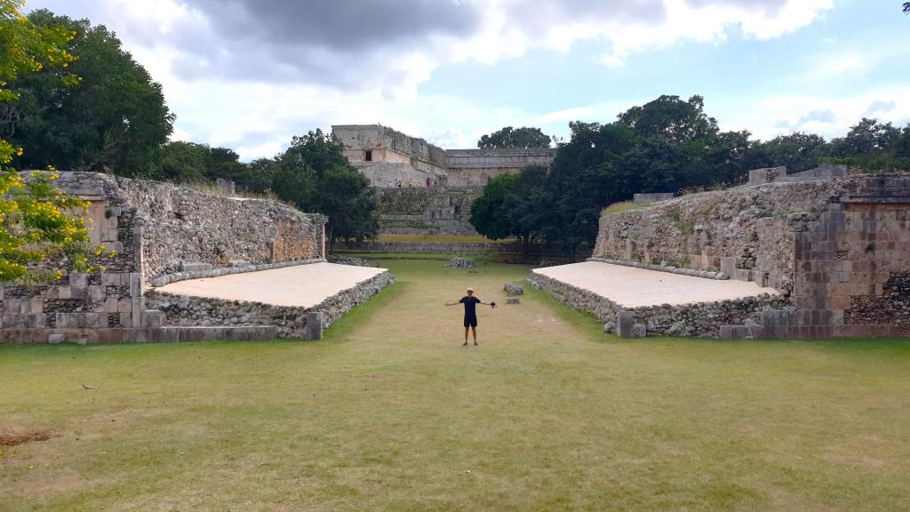 Mayernes boldspil ved maya pyramider Mexico