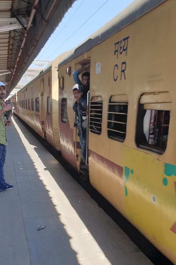 Med tog i Indien